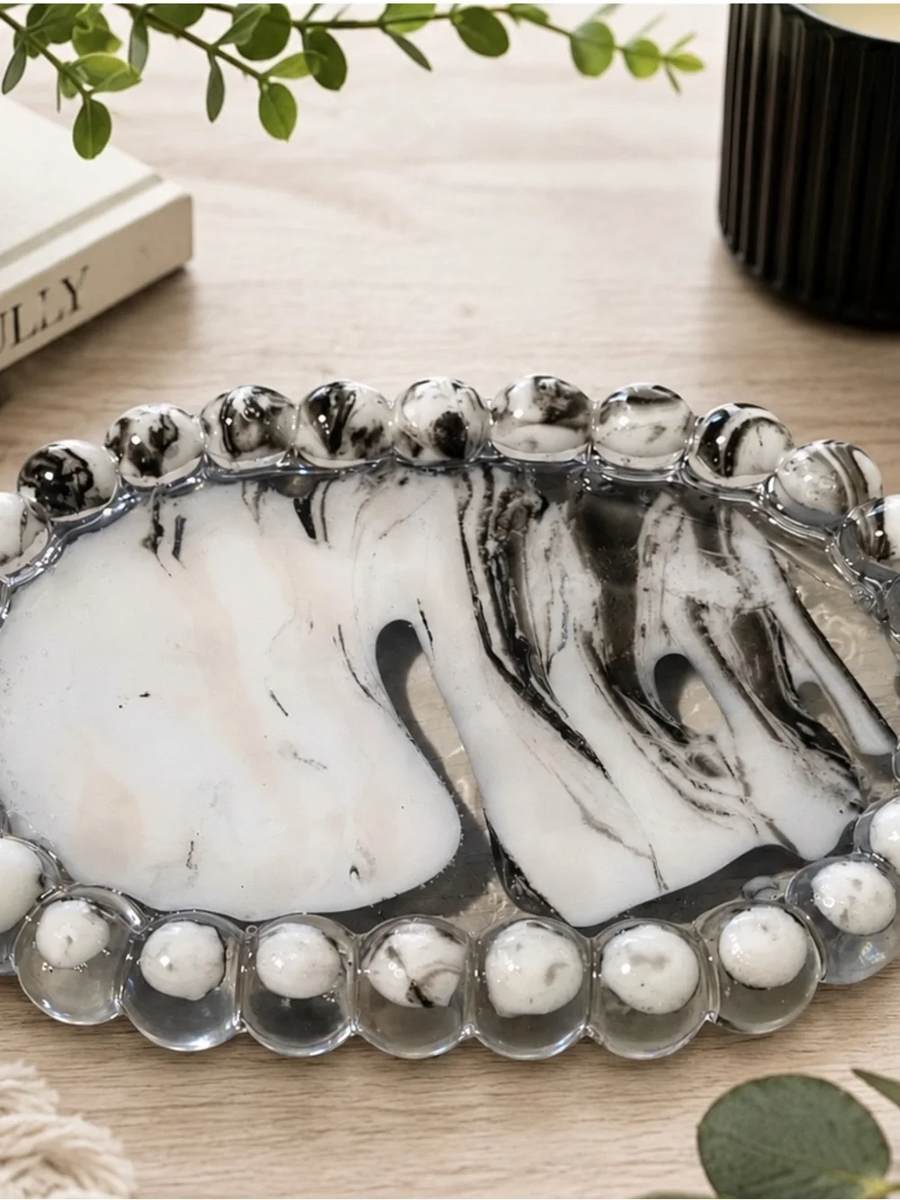 Marble-Effect Resin Dish in Black and White, Catchall tray home decor.